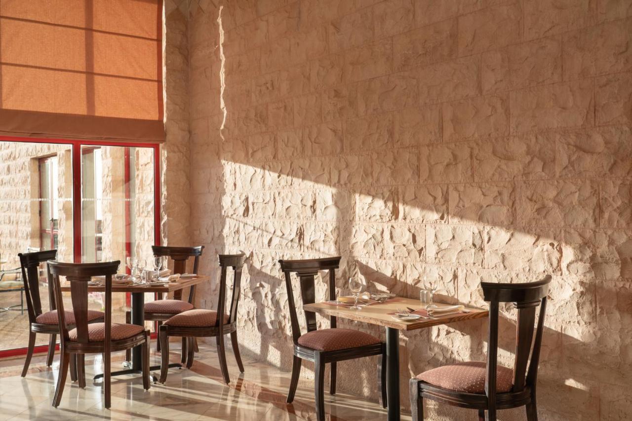 Grand Mercure Petra Wadi Musa Exterior photo