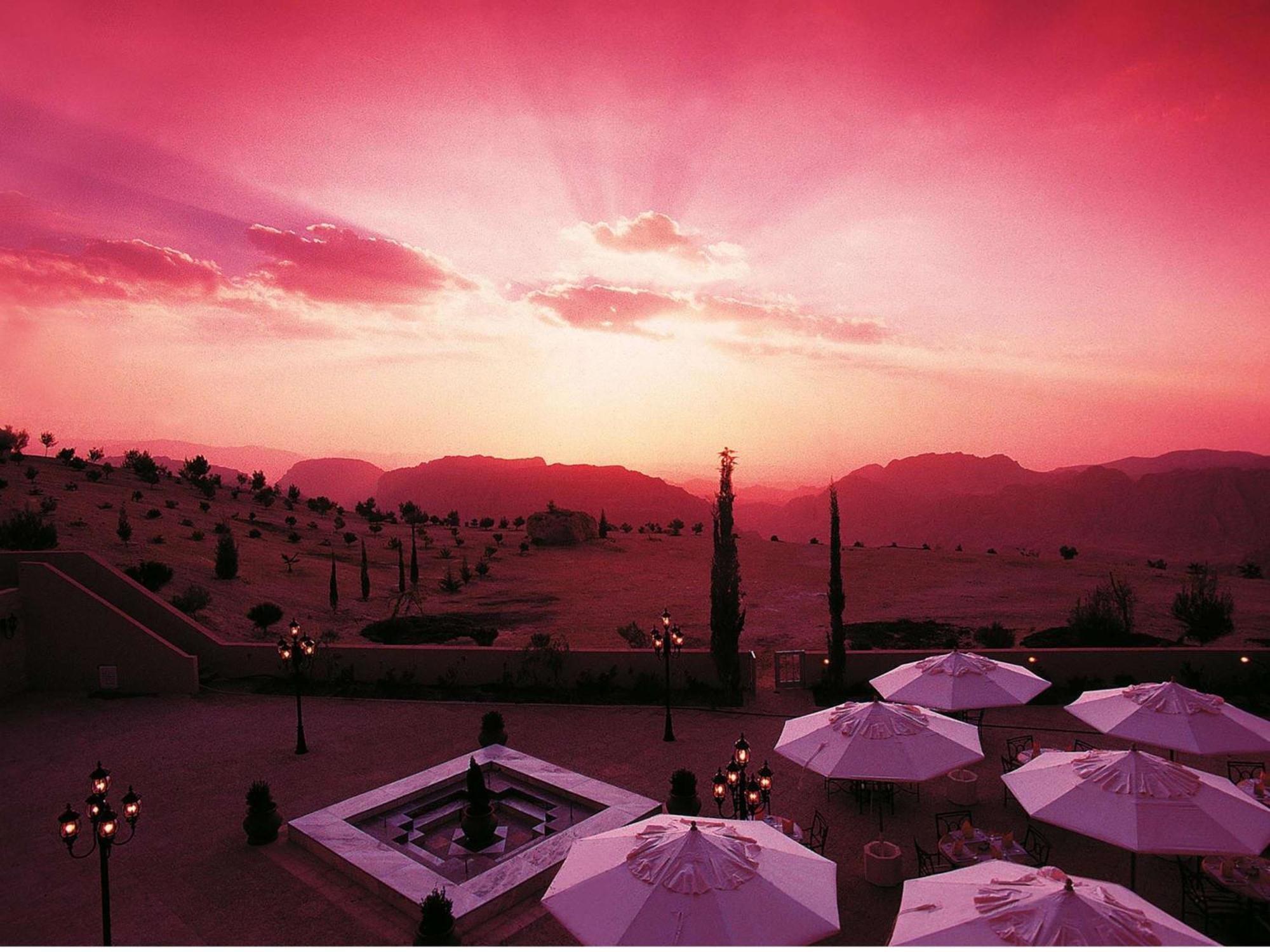 Grand Mercure Petra Wadi Musa Exterior photo